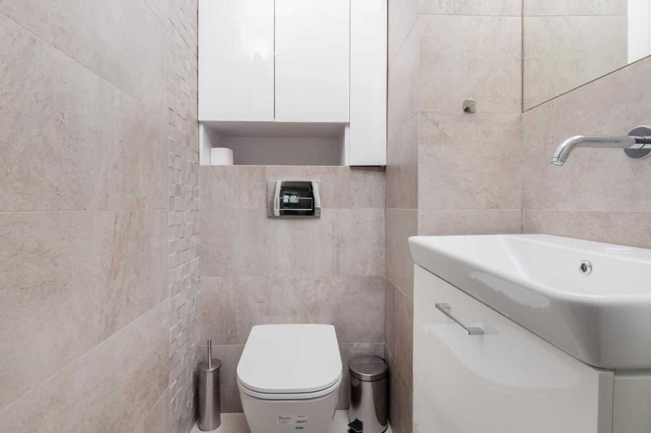Gdanska Two-Bedroom Apartment Brzezno Beach By Noclegi Renters Eksteriør billede