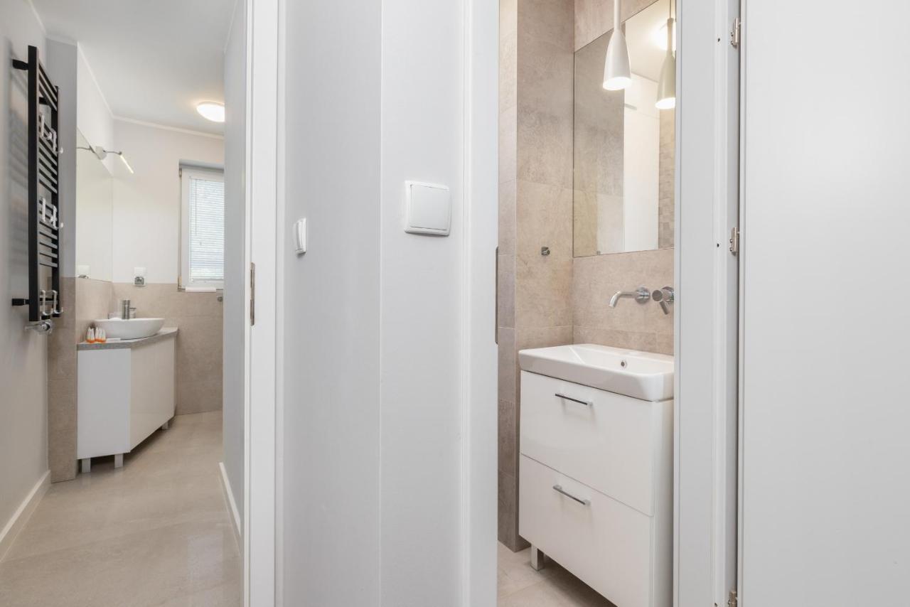 Gdanska Two-Bedroom Apartment Brzezno Beach By Noclegi Renters Eksteriør billede